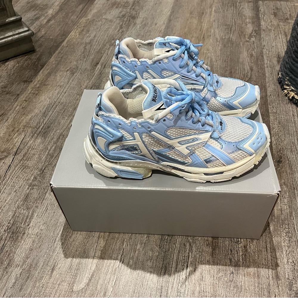 Runner eggshell/ light blue
